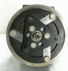 Compresseur clim FORD FIESTA 5 Photo n°1