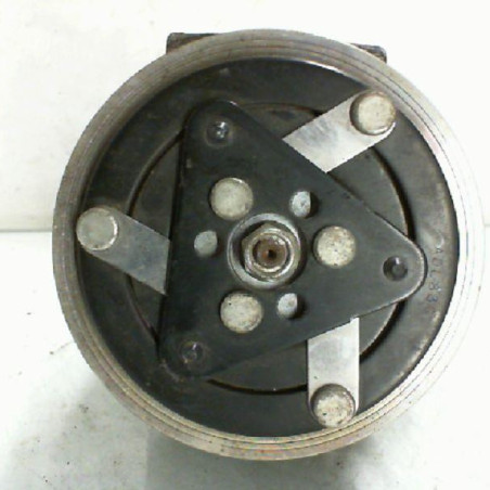 Compresseur clim FORD FIESTA 5 Photo n°1