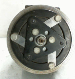 Compresseur clim FORD FIESTA 5 Photo n°3