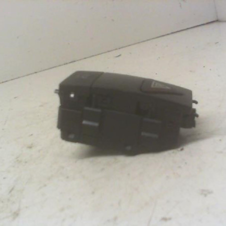 Bouton de warning MERCEDES CLASSE C 204