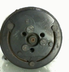 Compresseur clim VOLKSWAGEN POLO 3 Photo n°4