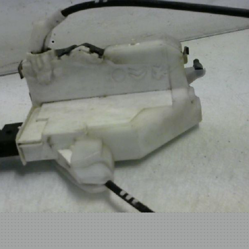 Serrure avant droit PEUGEOT 5008 1