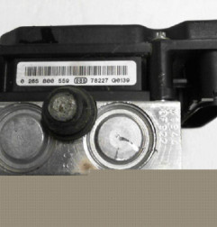 Bloc ABS (freins anti-blocage) RENAULT CLIO 3 Photo n°3