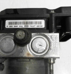 Bloc ABS (freins anti-blocage) RENAULT CLIO 3 Photo n°6