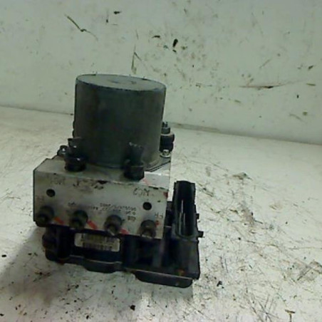 Bloc ABS (freins anti-blocage) TOYOTA COROLLA VERSO 2 Photo n°1