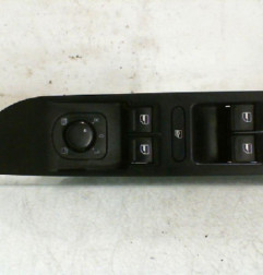 Interrupteur de leve vitre avant gauche VOLKSWAGEN PASSAT 5 Photo n°1