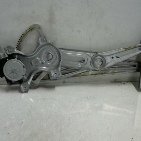 Leve vitre electrique avant droit TOYOTA AURIS 1