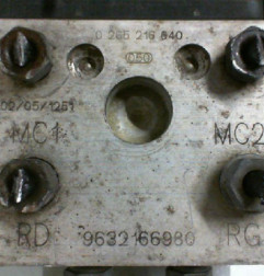 Bloc ABS (freins anti-blocage) PEUGEOT 406 Photo n°3