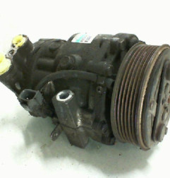 Compresseur clim FIAT GRANDE PUNTO Photo n°1