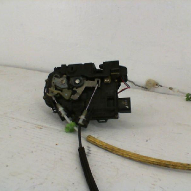 Serrure arriere droit AUDI A6 2