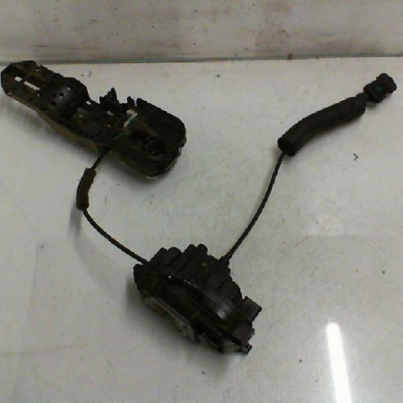 Serrure avant droit RENAULT MEGANE 3