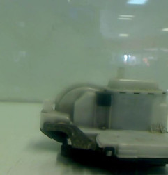 Serrure avant droit VOLKSWAGEN POLO 3