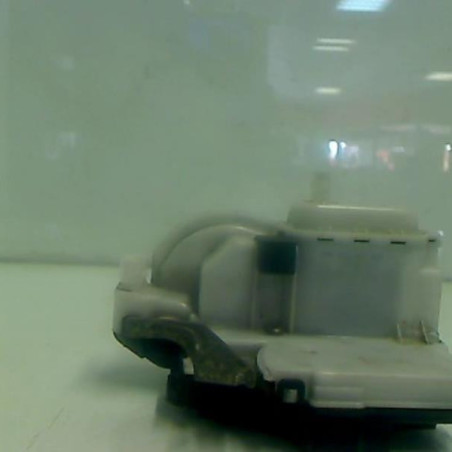 Serrure avant droit VOLKSWAGEN POLO 3