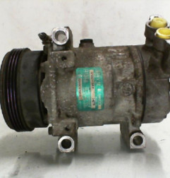 Compresseur clim RENAULT CLIO 2 Photo n°4