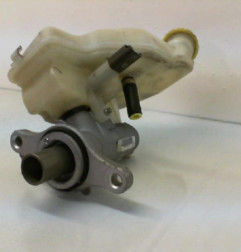 Maitre cylindre (freinage) PEUGEOT 207 Photo n°6