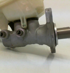 Maitre cylindre (freinage) PEUGEOT 207 Photo n°7