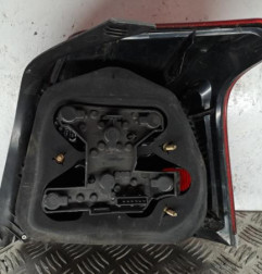 Feu arriere principal gauche (feux) TOYOTA AVENSIS 2 Photo n°3