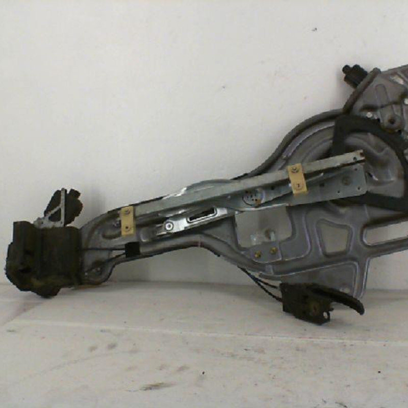 Leve vitre electrique arriere gauche HYUNDAI TRAJET