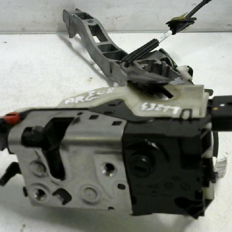 Serrure arriere gauche PEUGEOT 208 1