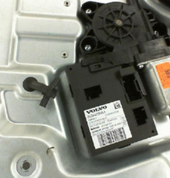 Leve vitre electrique avant droit VOLVO V 50 Photo n°8