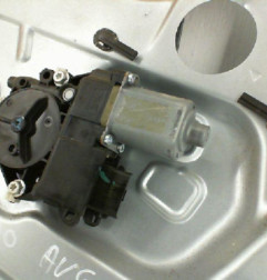 Leve vitre electrique avant gauche KIA CARENS 3 Photo n°1