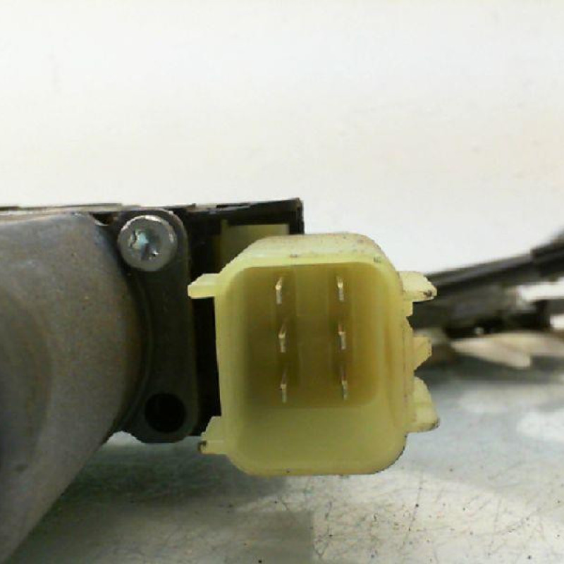 Leve vitre electrique avant gauche FORD FIESTA 6