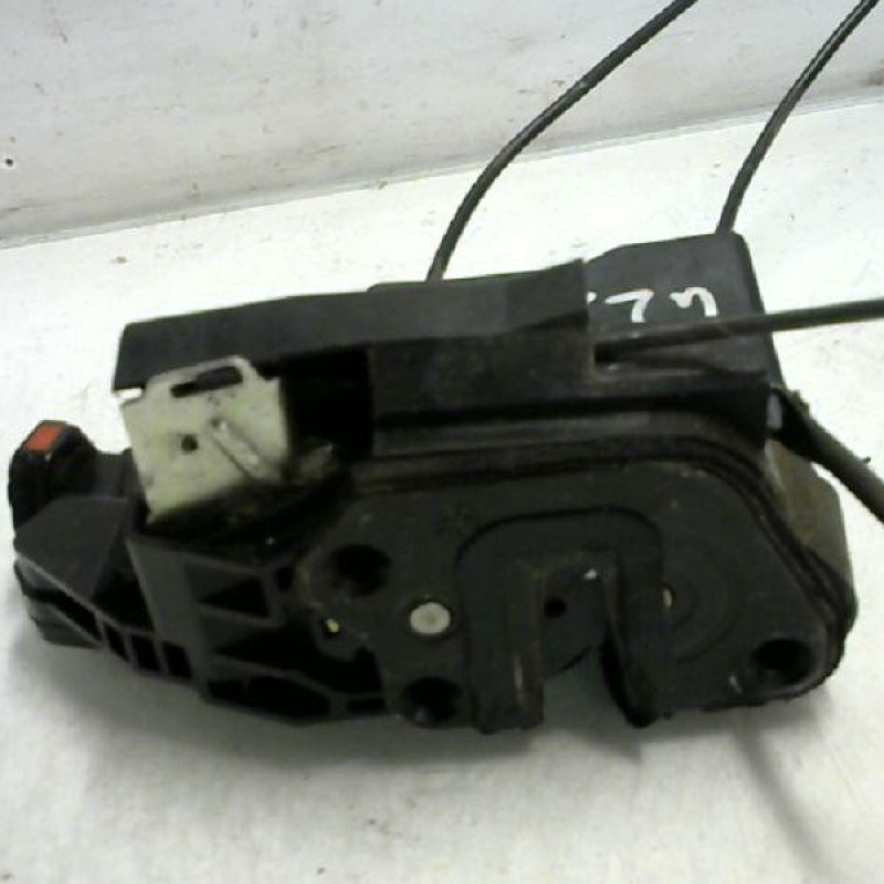 Serrure avant gauche HYUNDAI TRAJET