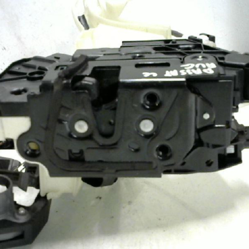Serrure avant gauche VOLKSWAGEN PASSAT 5