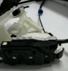 Serrure avant droit VOLKSWAGEN PASSAT 5 Photo n°6