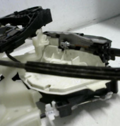 Serrure arriere gauche VOLKSWAGEN PASSAT 5 Photo n°6