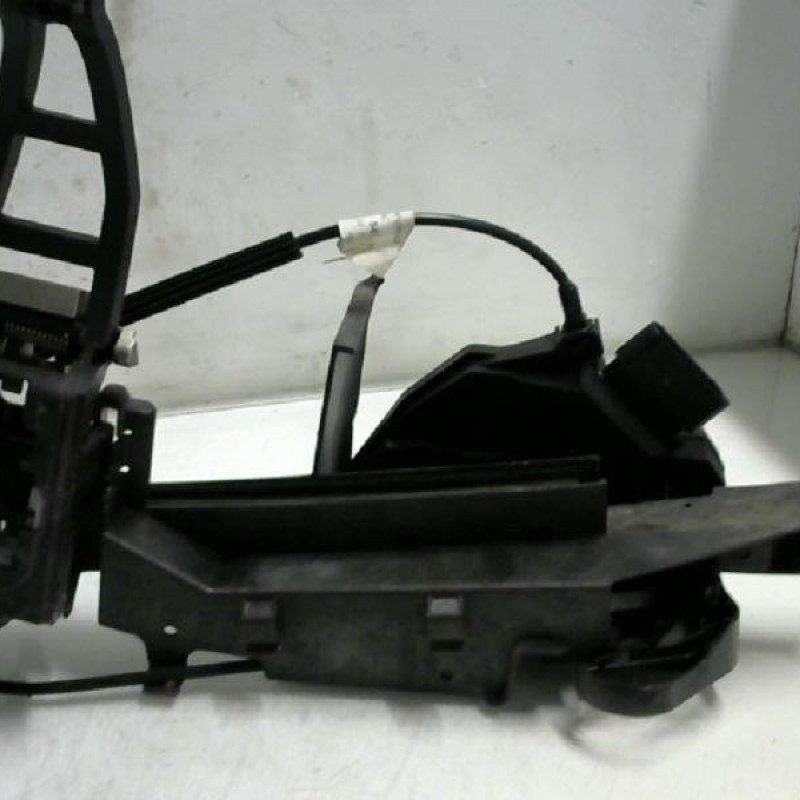 Serrure avant droit FORD GRAND C-MAX 2