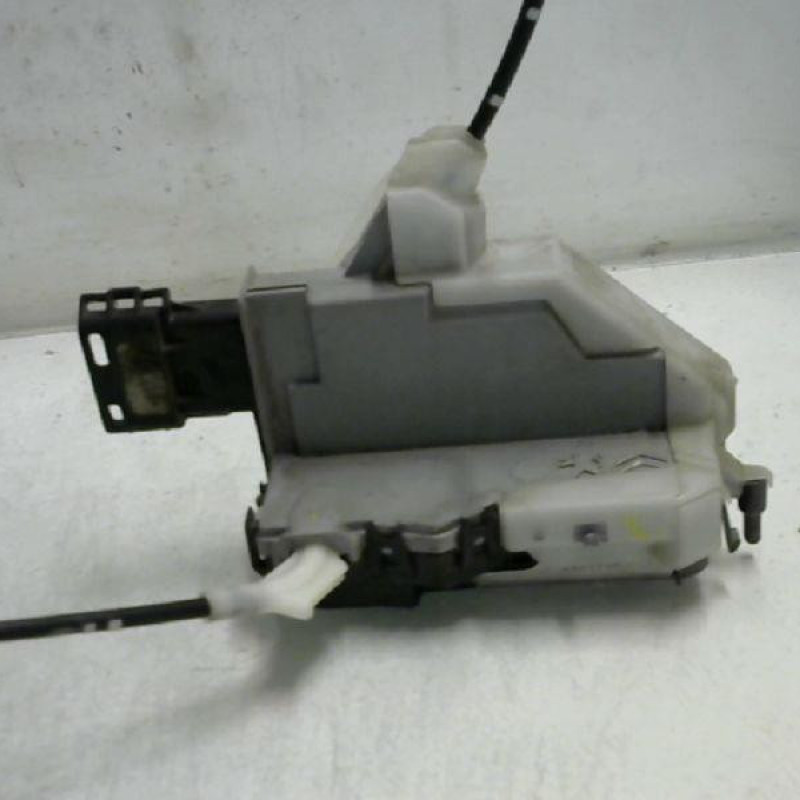 Serrure arriere gauche PEUGEOT 5008 1