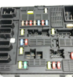 Boitier servitude moteur (BSM) RENAULT SCENIC 3 Photo n°3