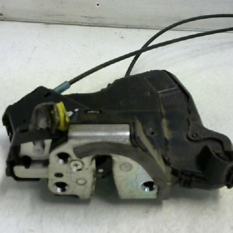 Serrure avant gauche TOYOTA RAV4 3