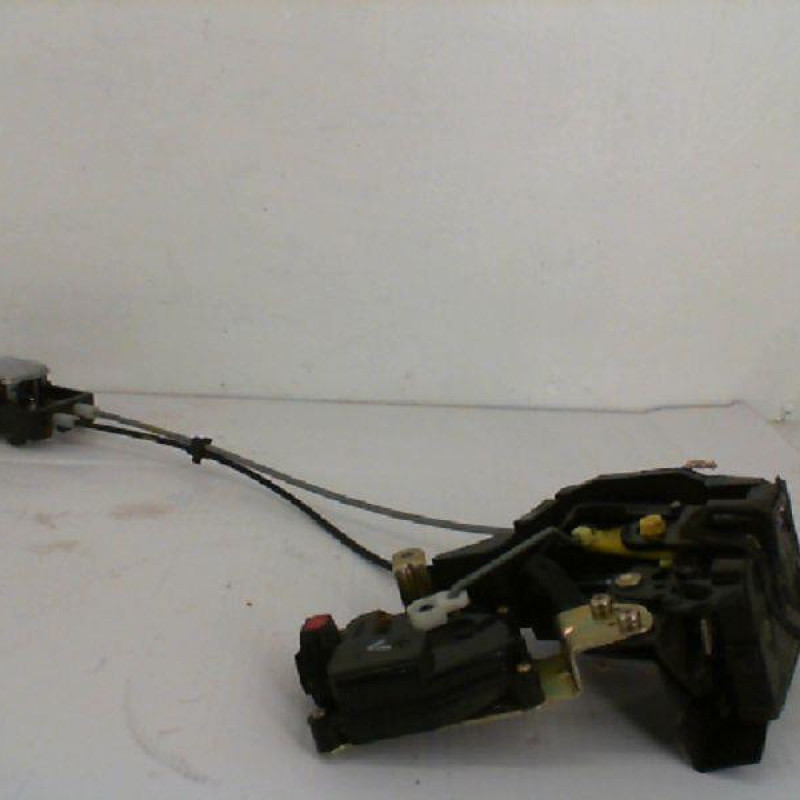 Serrure avant droit KIA RIO 2