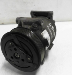 Compresseur clim RENAULT SCENIC 2 Photo n°4