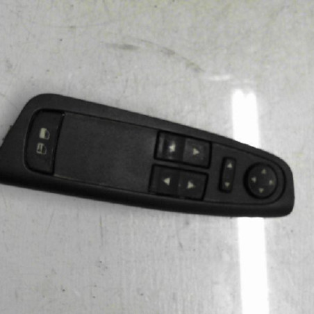 Interrupteur de leve vitre avant gauche FIAT STILO Photo n°1