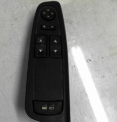 Interrupteur de leve vitre avant gauche FIAT STILO Photo n°3