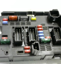 Boitier servitude moteur (BSM) PEUGEOT 206+ Photo n°6