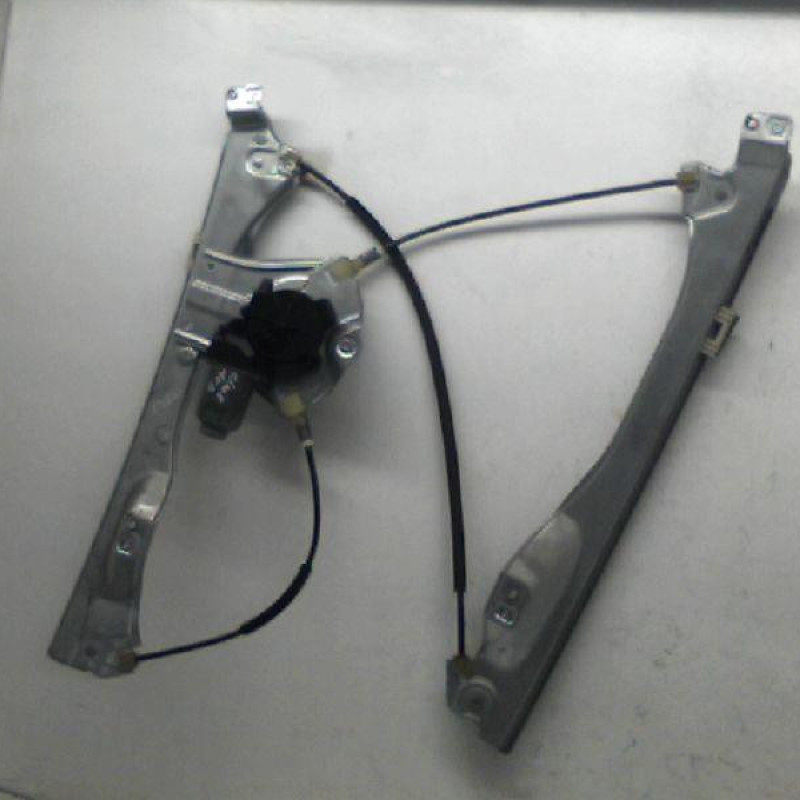 Leve vitre electrique avant droit RENAULT CLIO 3