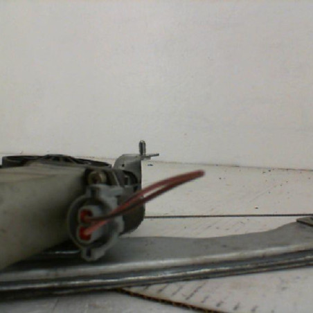 Leve vitre electrique avant gauche DACIA DUSTER 1 Photo n°1