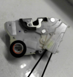 Serrure avant droit TOYOTA YARIS 2 Photo n°6