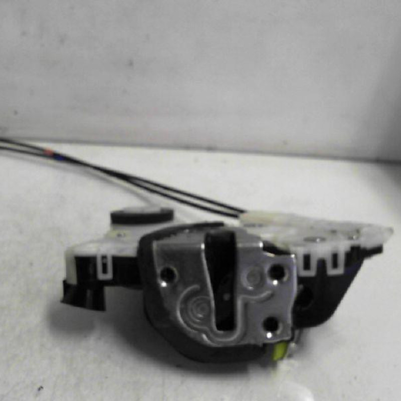 Serrure avant gauche TOYOTA YARIS 2