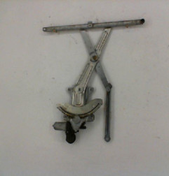 Leve vitre electrique avant gauche SUZUKI SWIFT 3 Photo n°1