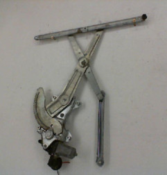 Leve vitre electrique avant droit SUZUKI SWIFT 3 Photo n°1