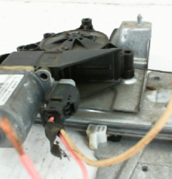 Leve vitre electrique avant gauche PEUGEOT 208 1 Photo n°6