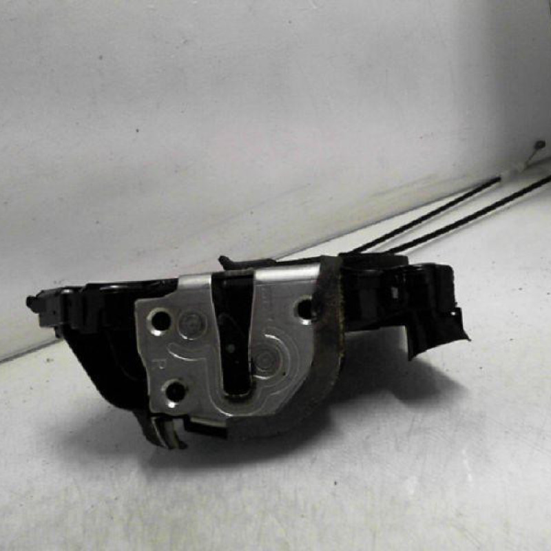 Serrure avant droit TOYOTA YARIS 2