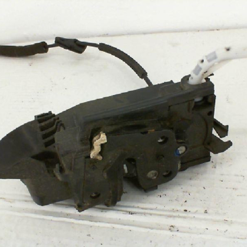 Serrure avant droit PEUGEOT 308 2 SW