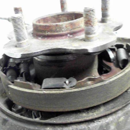 Moyeu arriere droit NISSAN QASHQAI 1 Photo n°1