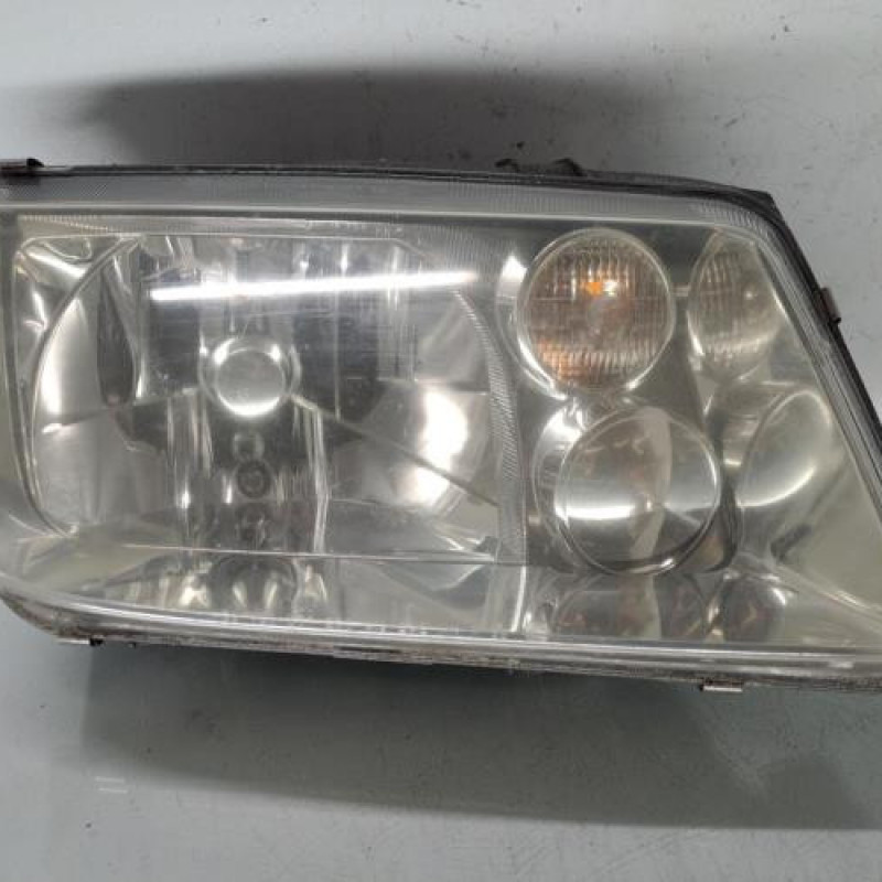 Optique avant principal droit (feux)(phare) VOLKSWAGEN BORA